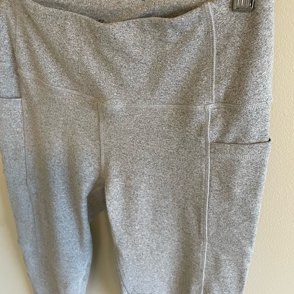 Size M Light Grey Leggings - Picture 12 of 15